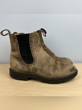 Blundstone Brown Leather Chelsea Ankle Boots. NOTE photos